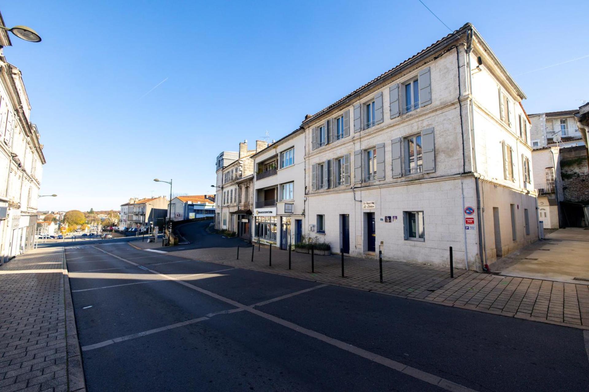 Le Lucien Eco-Appart'Hotel - Angouleme - Centre - Wifi - Parking Prive - Classe 4 Etoiles 外观 照片
